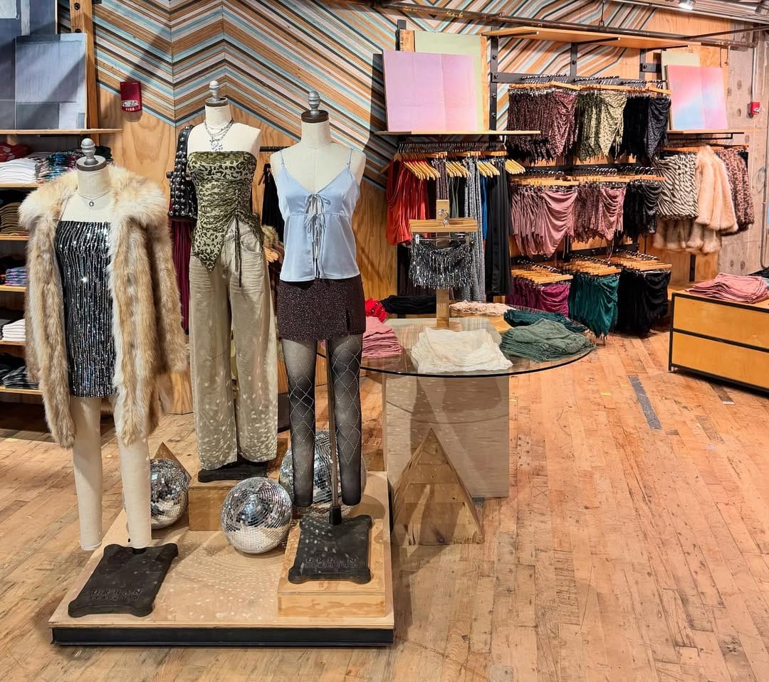 Post 2 by Urban Outfitters Hawaii on Instagram (image)