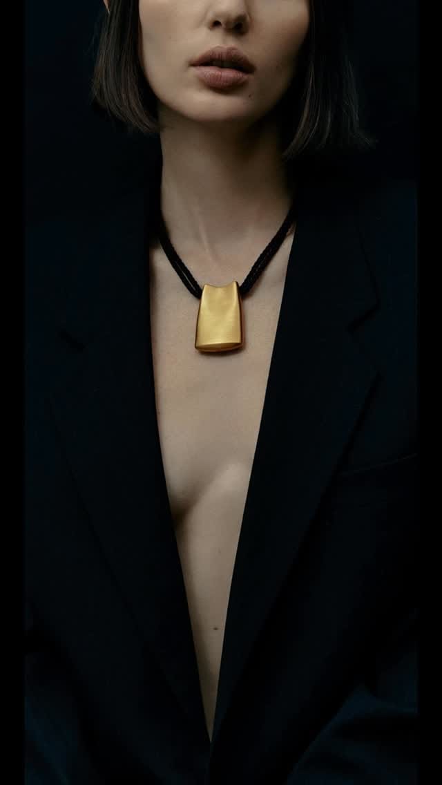 Post 4 by MING YU WANG New York on Instagram (video)