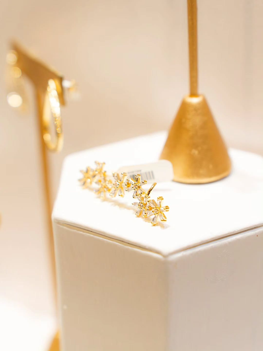 Post 4 by CAROLINA JEWELRY on Instagram (carousel)