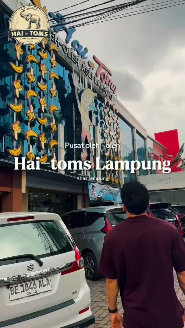 Post 3 by Hai Toms on Instagram (video)