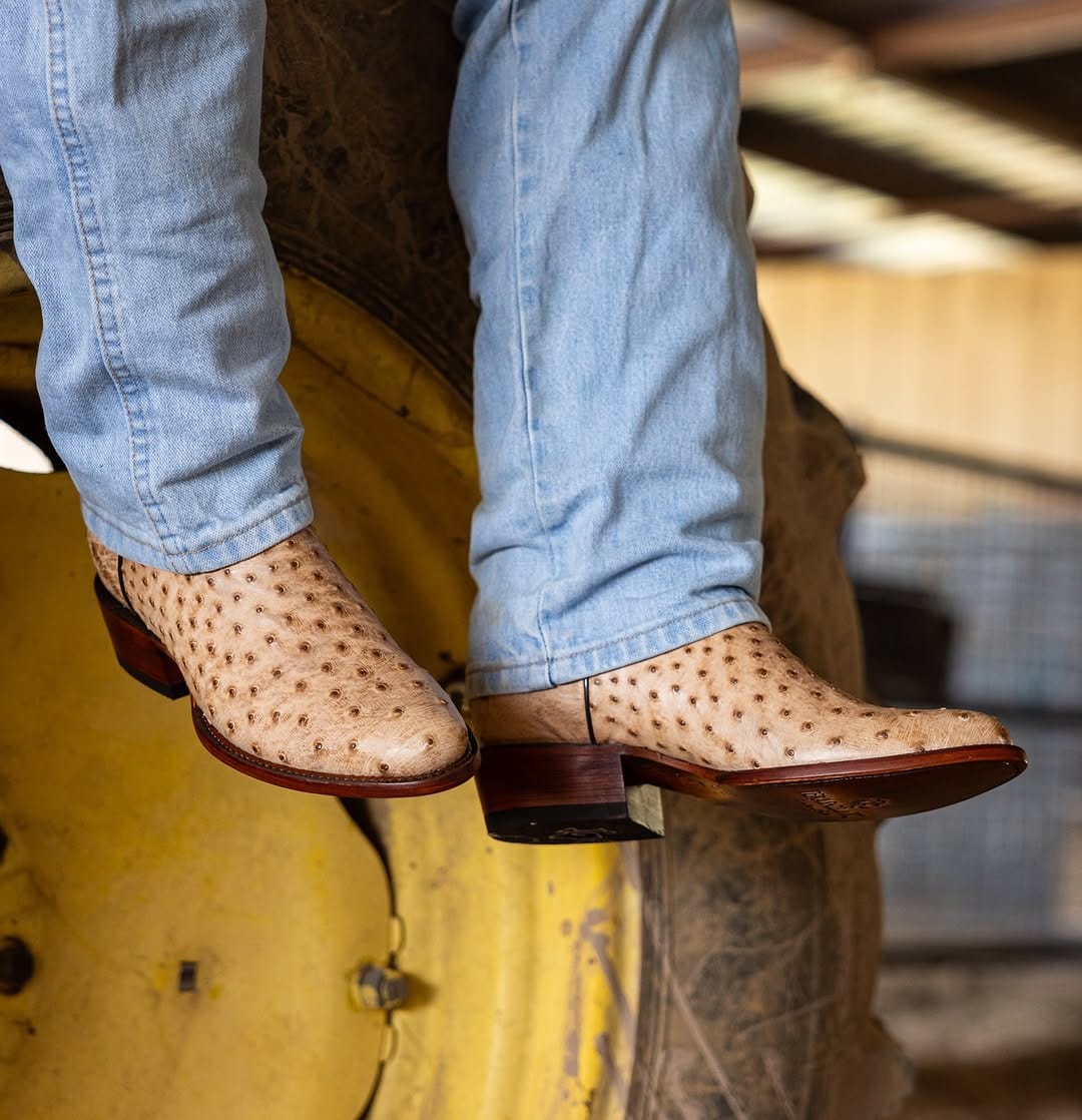 Post 8 by TEXAS COUNTRY WESTERN BOOTS on Instagram (carousel)