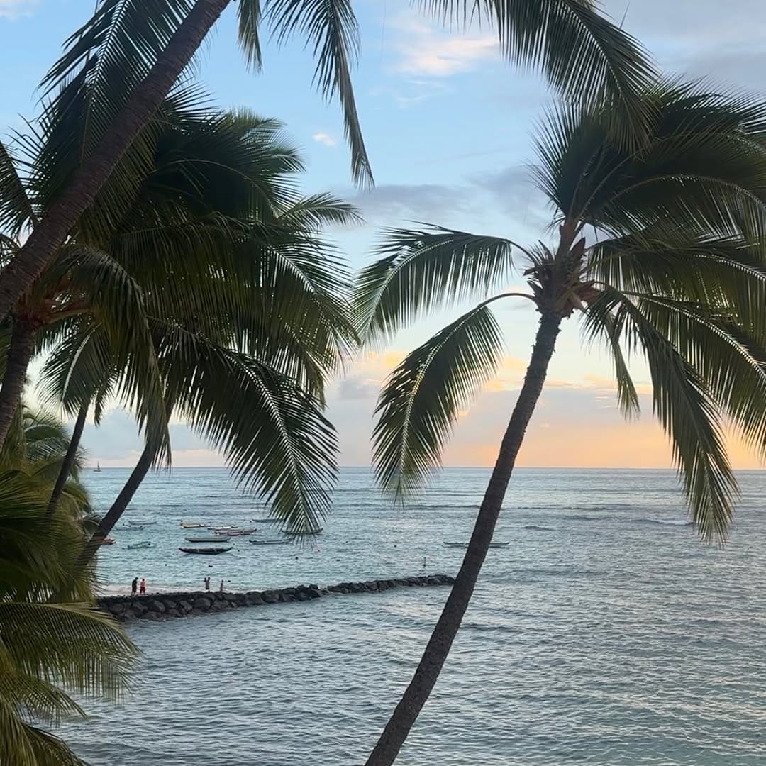 Post 5 by Mahina on Instagram (image)