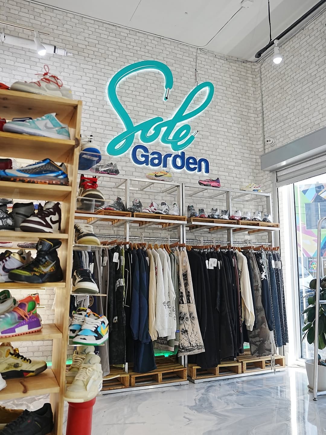 Post 8 by Sole Garden™ on Instagram (carousel)
