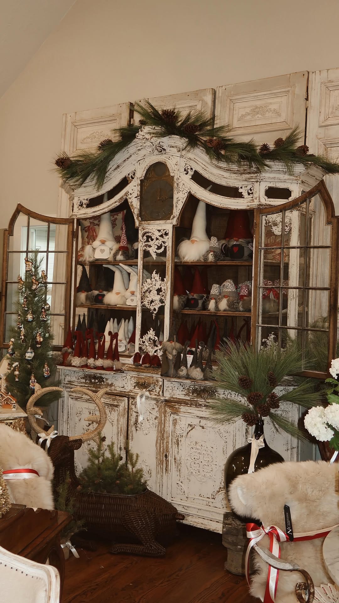 Post 2 by Maison Blue | European Antiques | est. 2018 on Instagram (video)