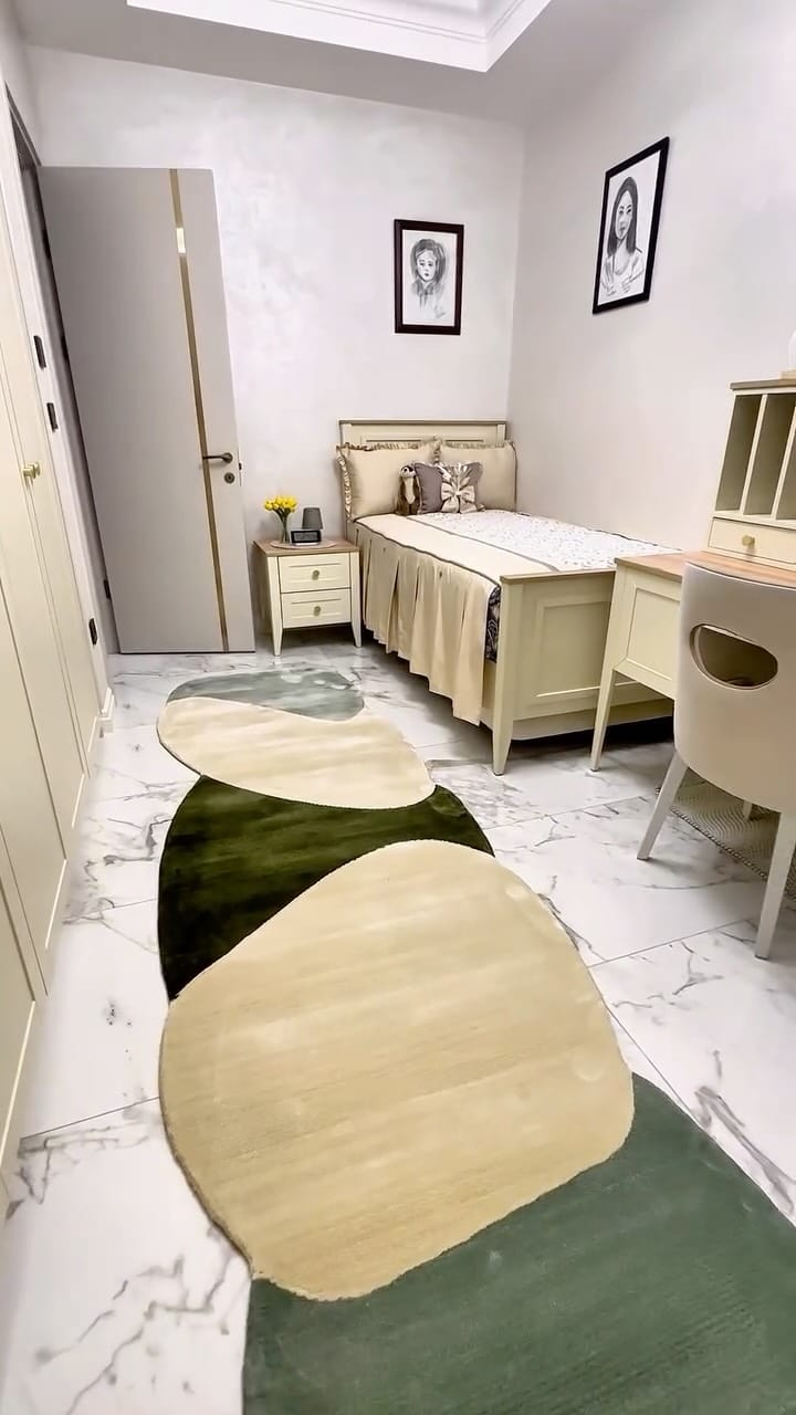 Post 6 by Loominology Custom Made Rugs on Instagram (video)