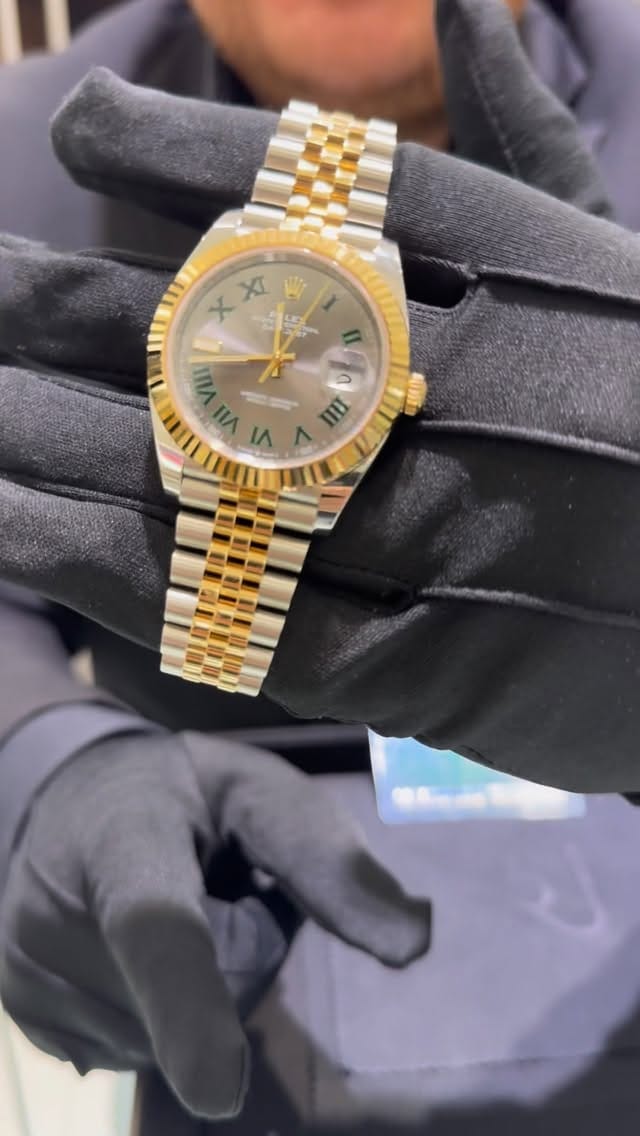 Post 7 by Roe Jewelry on Instagram (video)