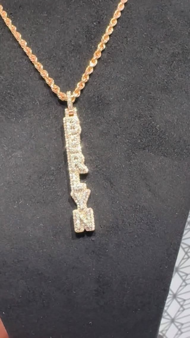 Post 5 by Roe Jewelry on Instagram (video)