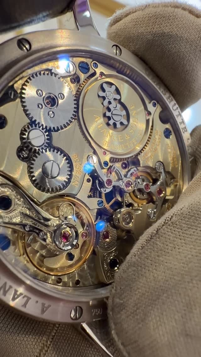 Post 7 by The Prince of Gold on Instagram (video)