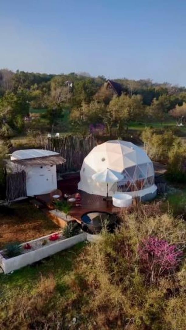 Post 2 by DeluxeDome on Instagram (video)