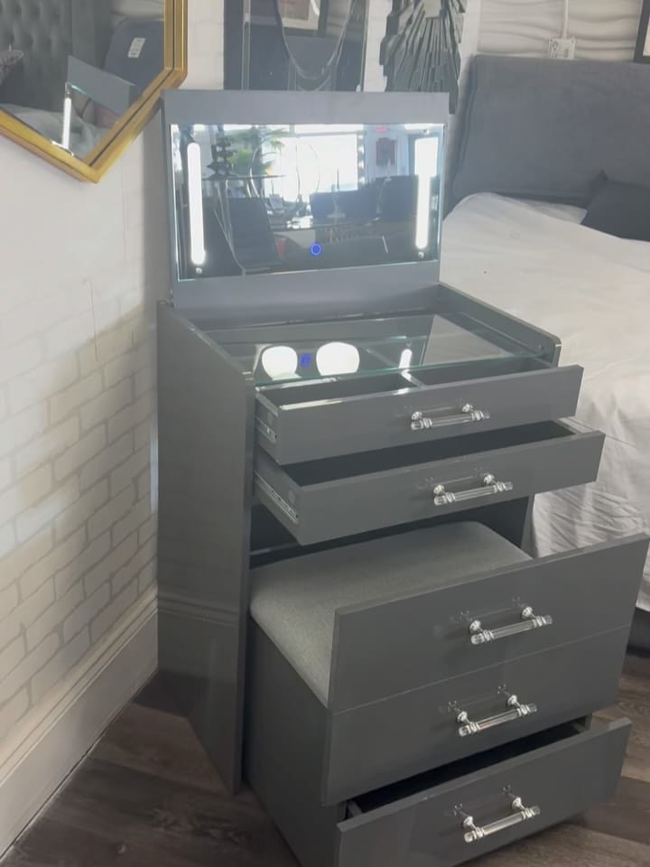 Post 5 by THE LUXE LOFT FURNITURE 👸🏾 on Instagram (carousel)