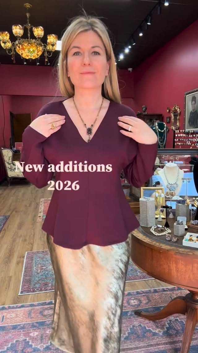 Post 5 by Antiques by Anna on Instagram (video)