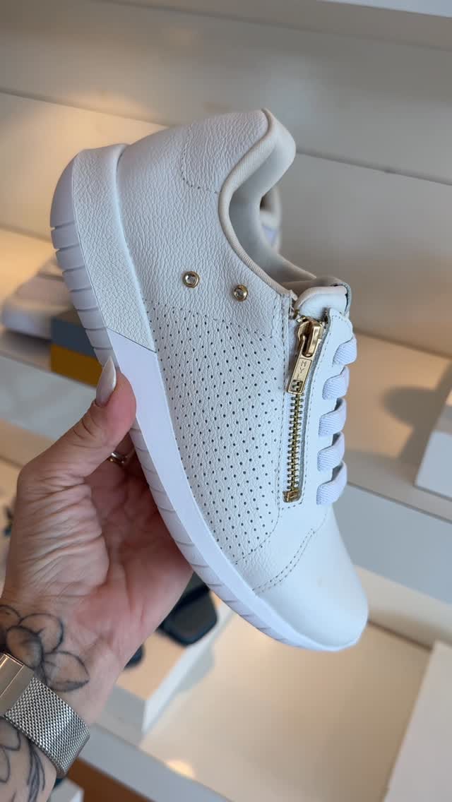 Post 2 by Conforto Dos Pés on Instagram (video)