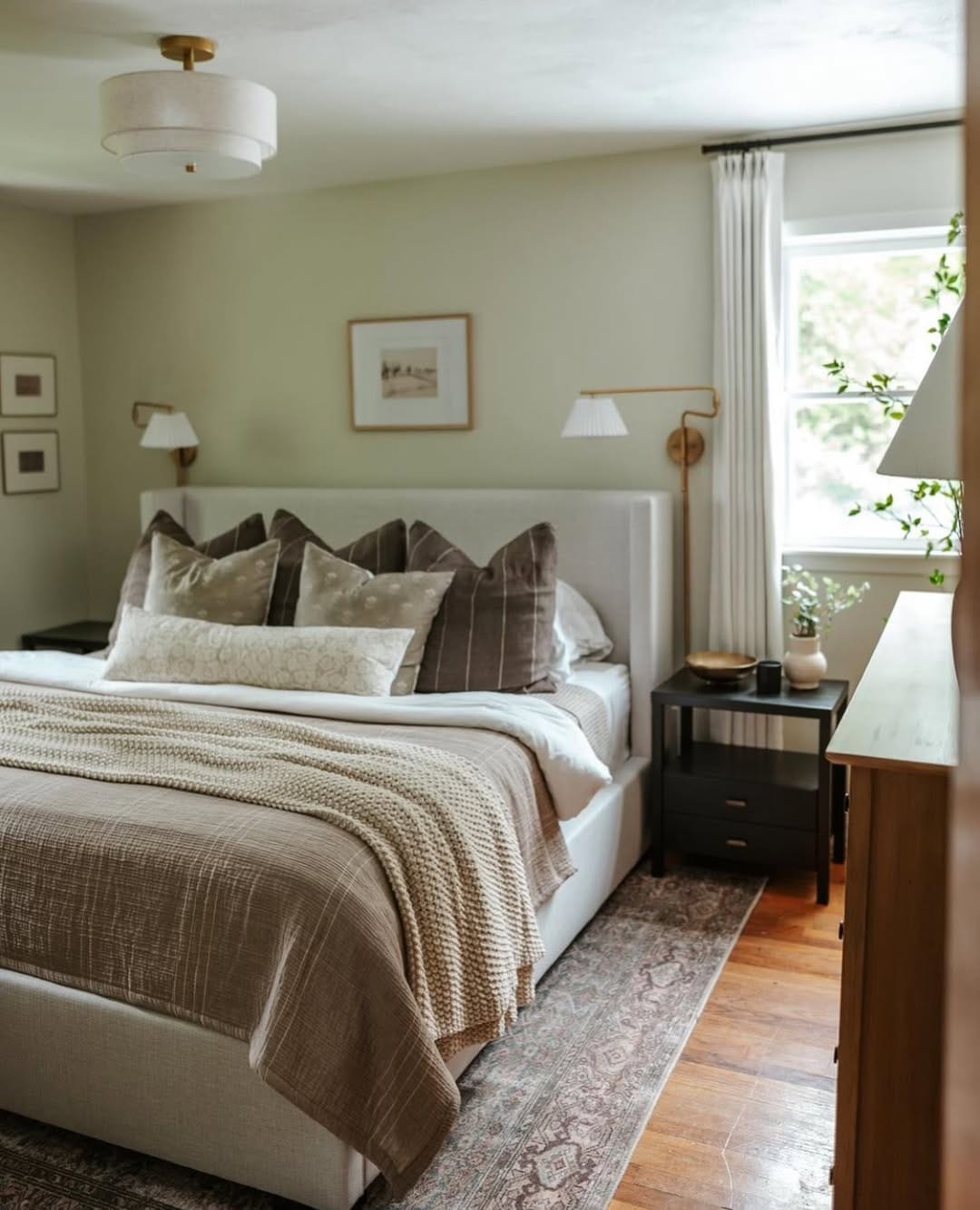 Post 3 by Noa Home on Instagram (image)