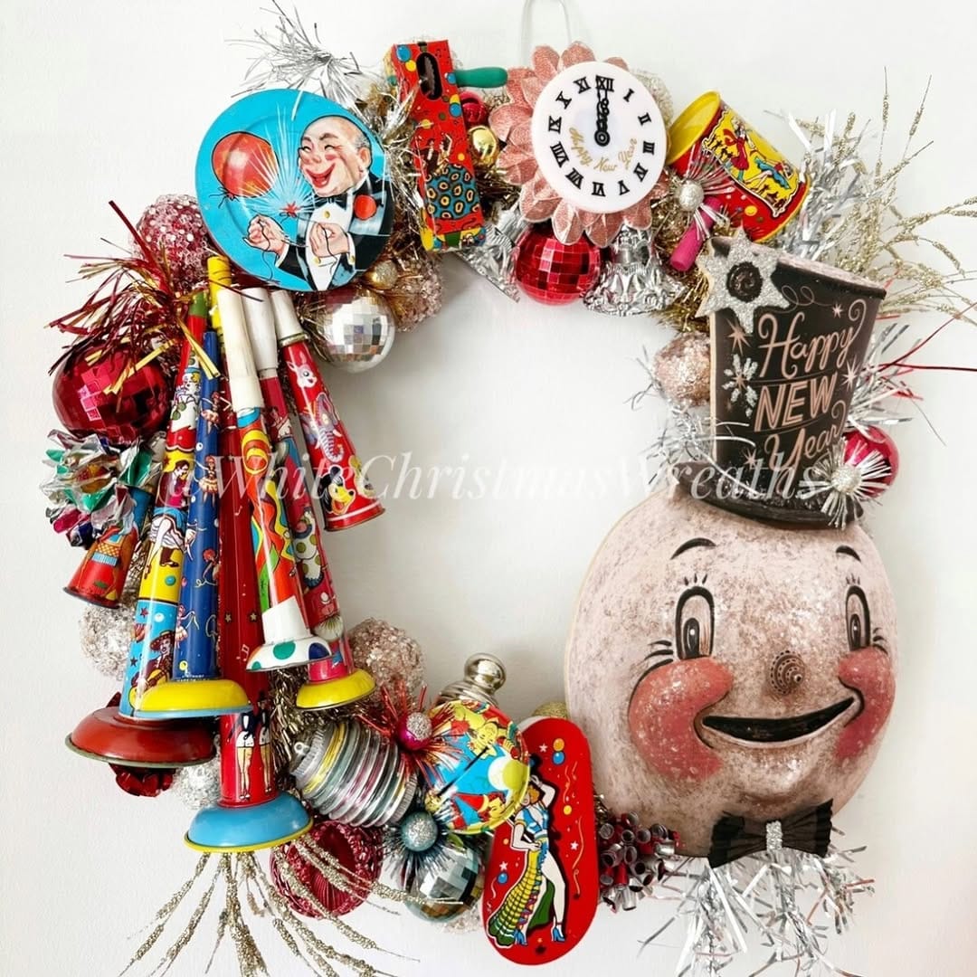 Post 9 by @whitechristmaswreaths on Instagram (image)