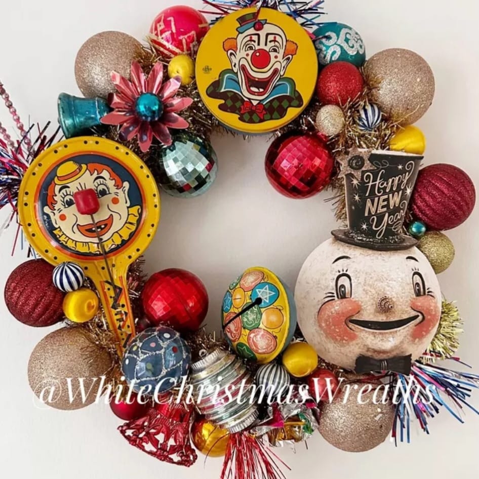 Post 10 by @whitechristmaswreaths on Instagram (image)