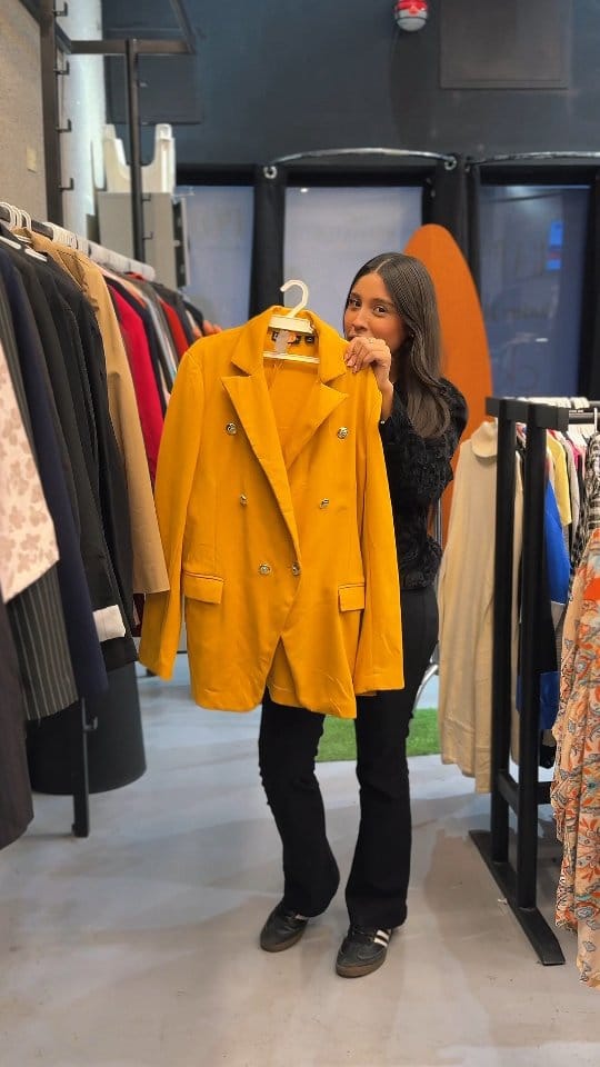 Post 3 by WOOW Outlet on Instagram (video)