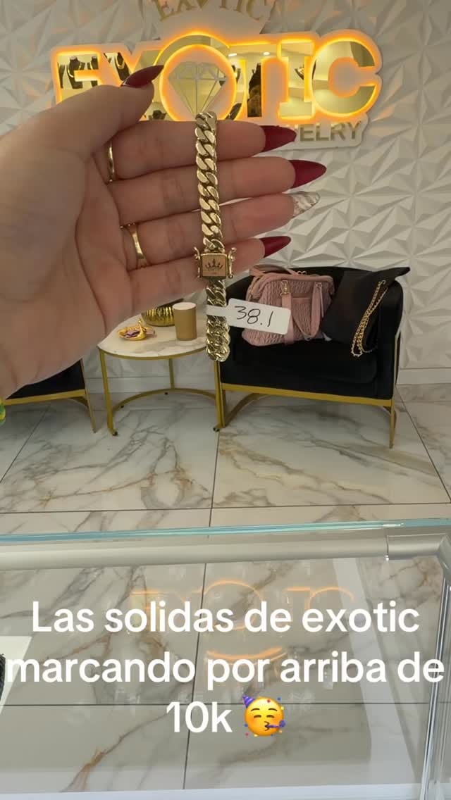 Post 6 by EXOTIC JEWELRY AZ on Instagram (video)