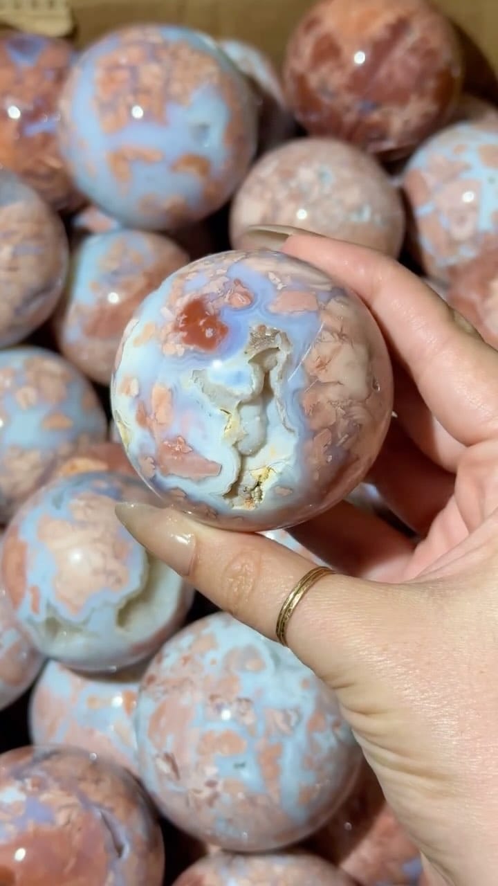 Post 10 by Sapphire & Sage on Instagram (video)