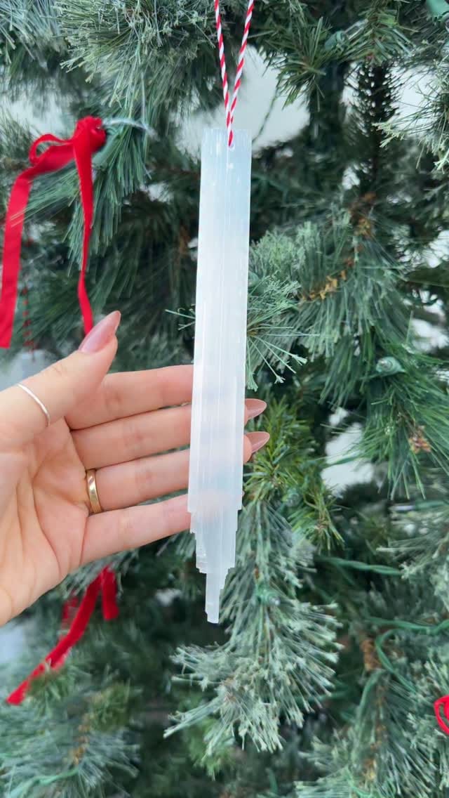 Post 9 by Sapphire & Sage on Instagram (video)