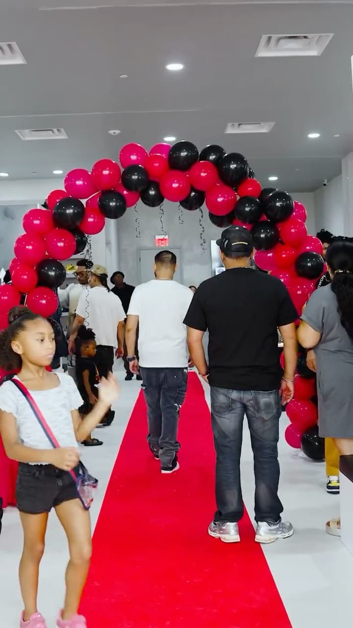 Post 10 by Repeat Atlanta on Instagram (video)