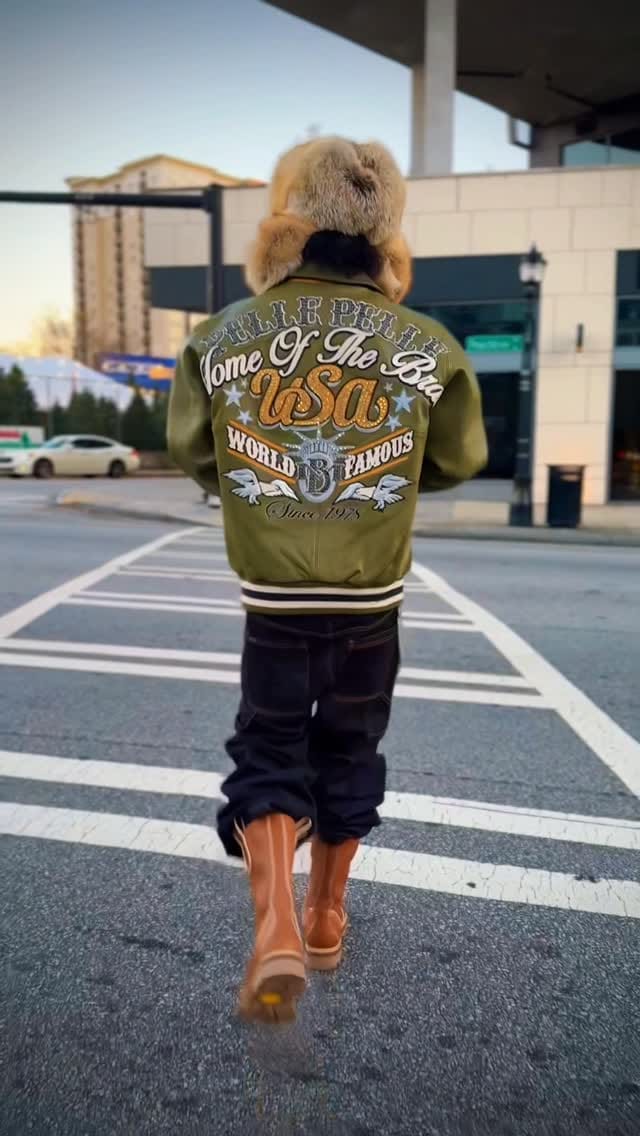 Post 8 by Moda404 on Instagram (video)