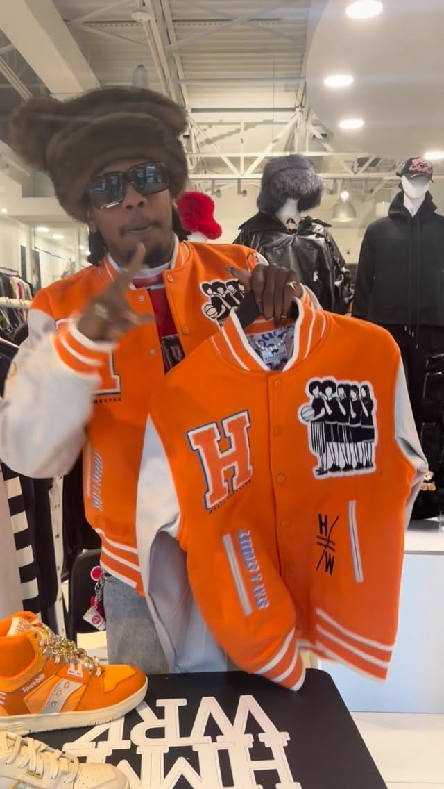 Post 1 by Moda404 on Instagram (video)