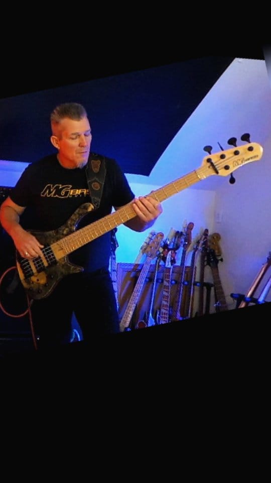 Post 4 by Mauricio Costa on Instagram (video)