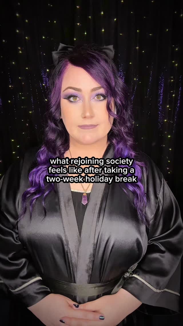 Post 3 by 𝖇𝖆𝖉 𝖒𝖔𝖔𝖓 🔮 plus size vintage on Instagram (video)