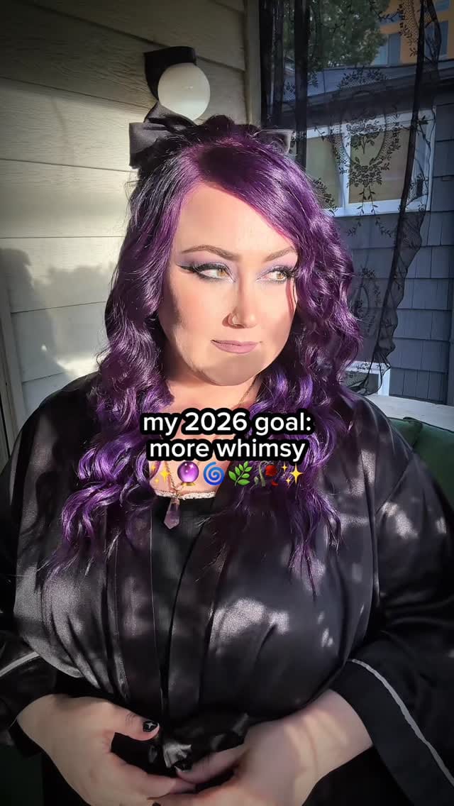 Post 4 by 𝖇𝖆𝖉 𝖒𝖔𝖔𝖓 🔮 plus size vintage on Instagram (video)