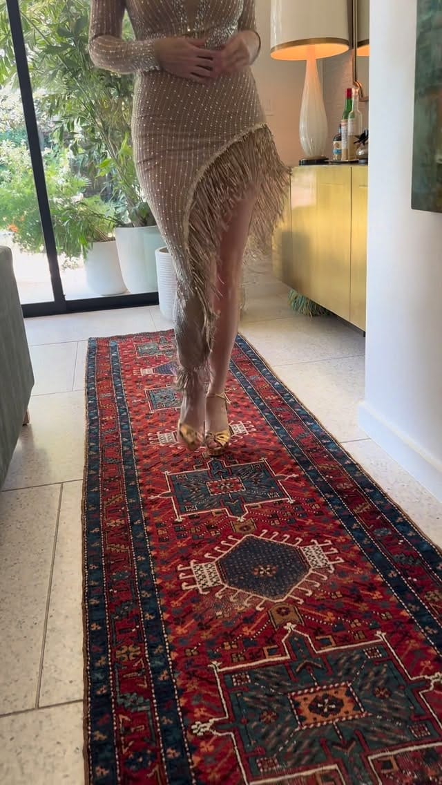 Post 3 by Laura Ellington | The Southern Loom Vintage Rugs on Instagram (video)