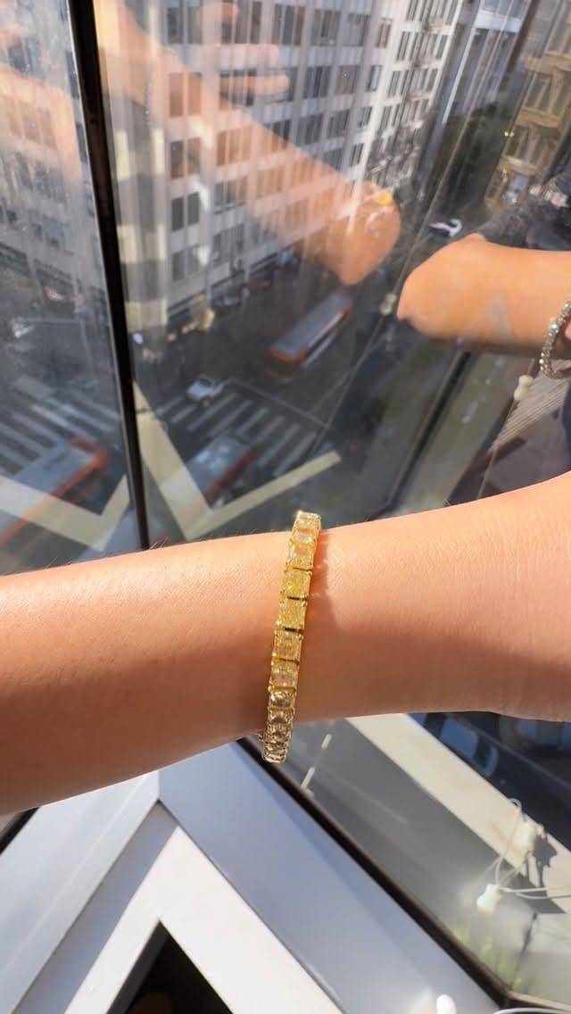 Post 1 by ALEXANDRA JULES 💎 on Instagram (video)