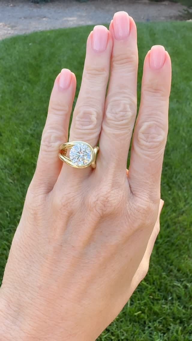 Post 3 by ALEXANDRA JULES 💎 on Instagram (video)