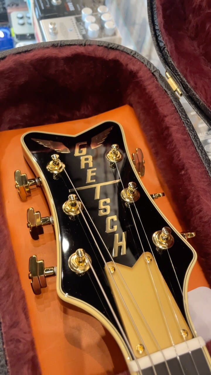 Post 10 by Firehouse Guitars 🔥 on Instagram (video)