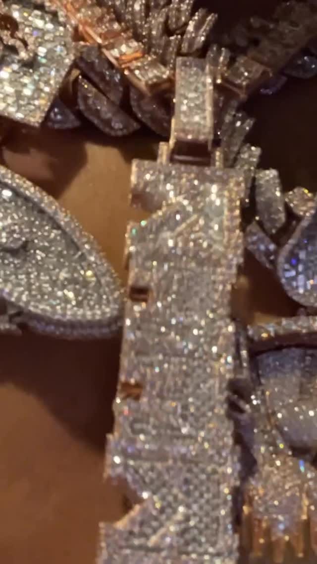 Post 3 by Emitthejeweler on Instagram (video)
