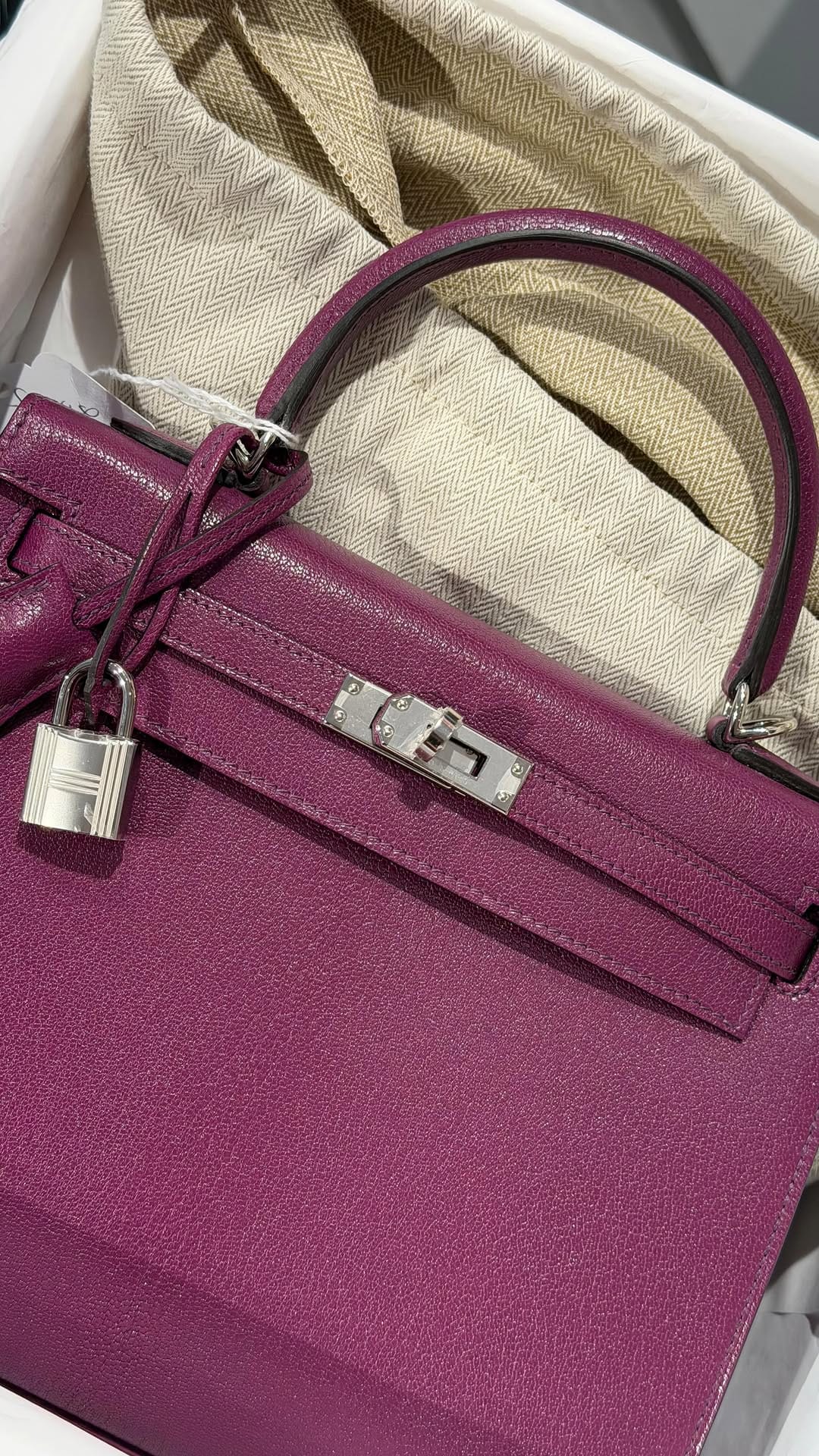Post 6 by Authentic Luxury Resale on Instagram (video)