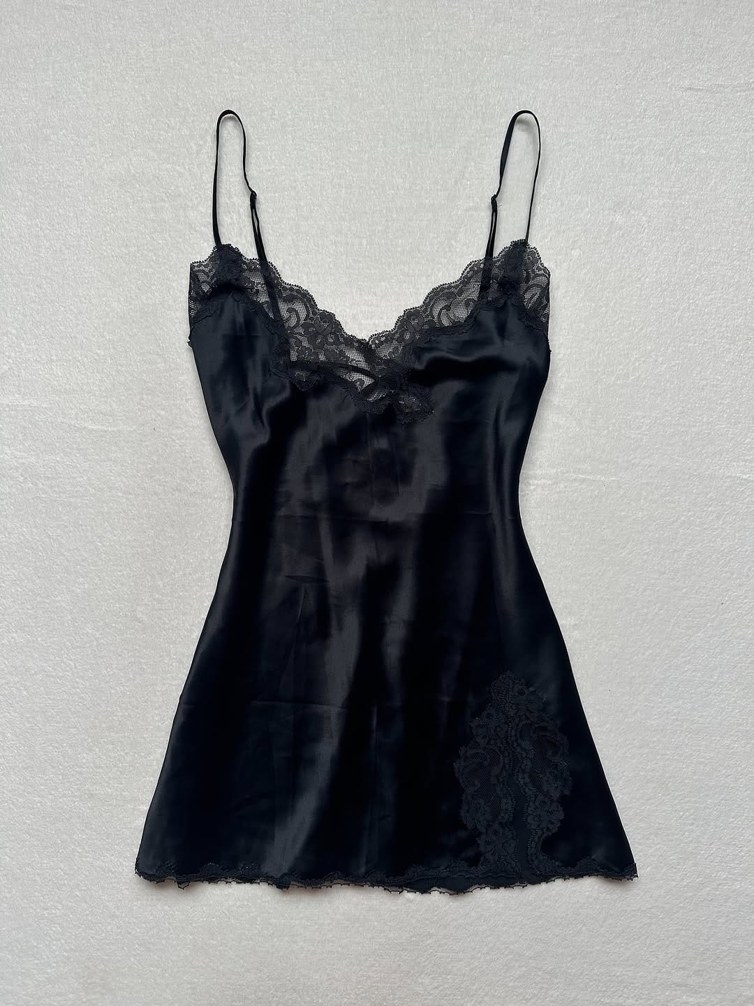 Post 5 by ♡ Riyah’s Boutique ♡ on Instagram (carousel)