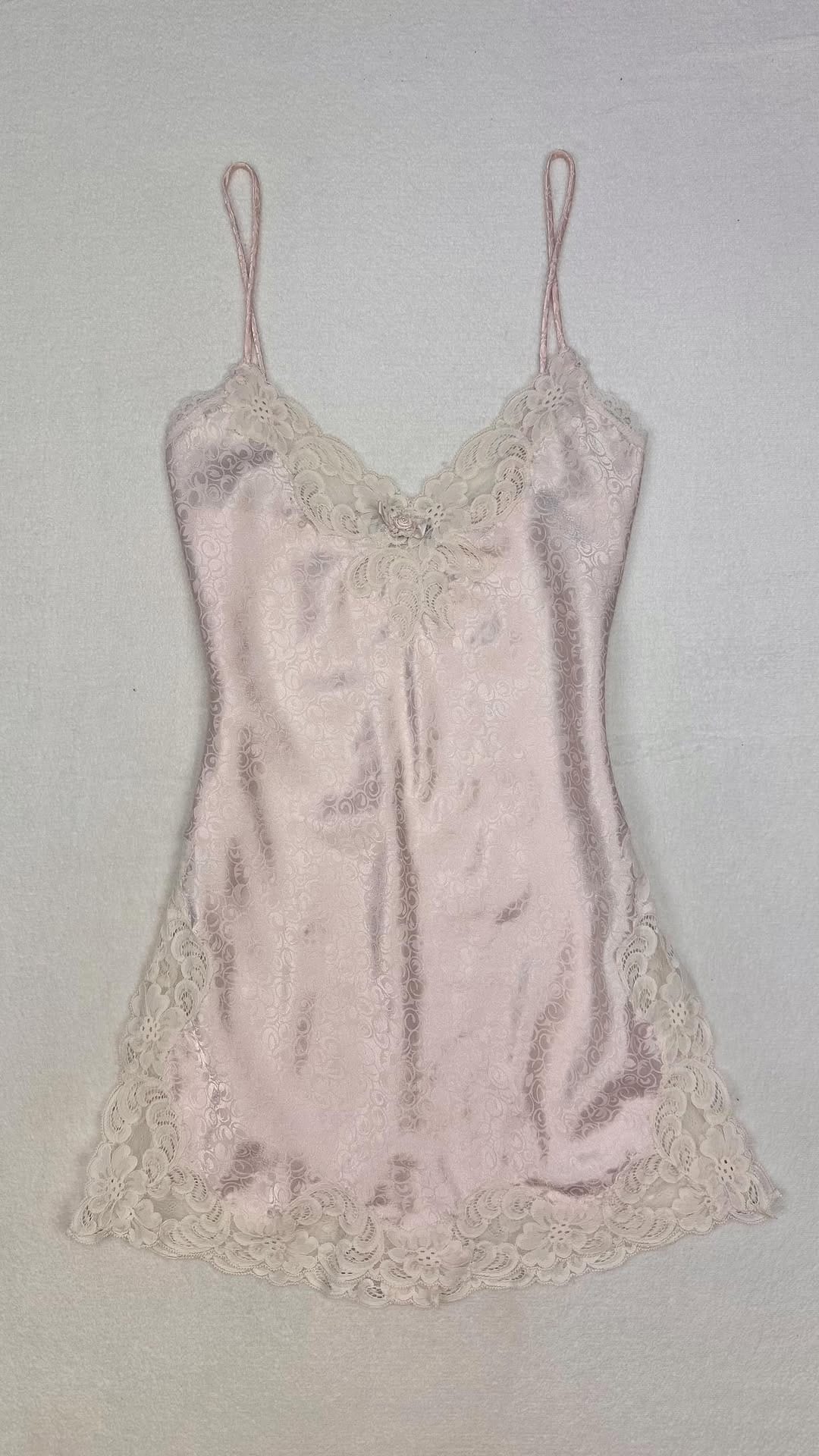 Post 2 by ♡ Riyah’s Boutique ♡ on Instagram (video)