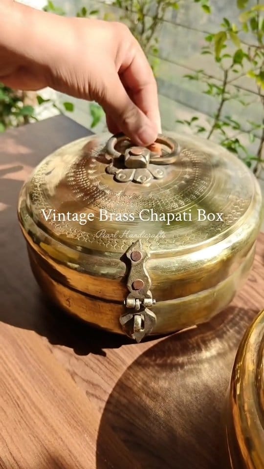 Post 4 by Pearl Handicrafts - Pichwai Paintings | Indian Home Decor 🧿 on Instagram (video)