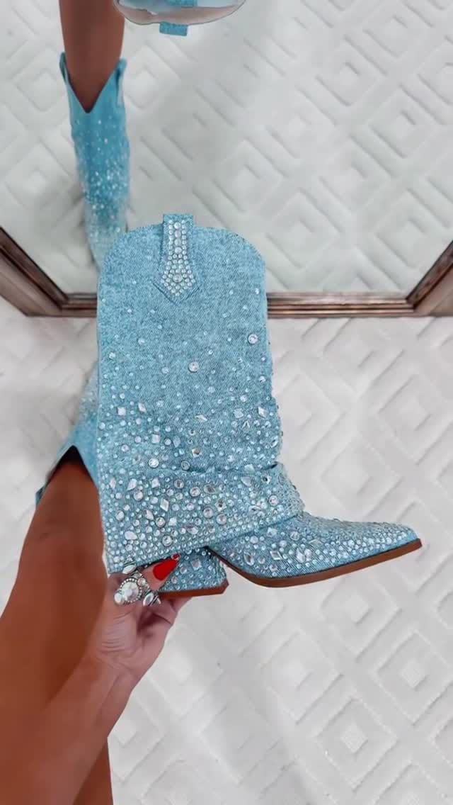 Post 6 by Matte Blaque Boutique on Instagram (video)