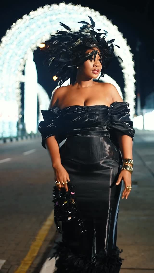 Post 5 by GETGLOWNG | Fashion | Clothes | RTW on Instagram (video)