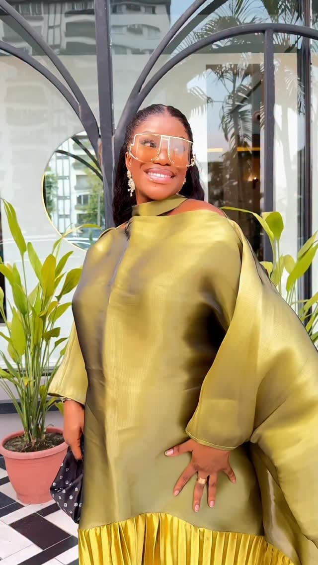 Post 6 by GETGLOWNG | Fashion | Clothes | RTW on Instagram (video)
