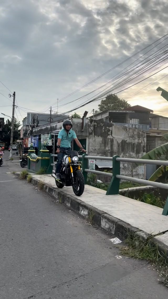Post 5 by TEMPAT CUSTOM MOTOR JOGJA 🔥 on Instagram (video)