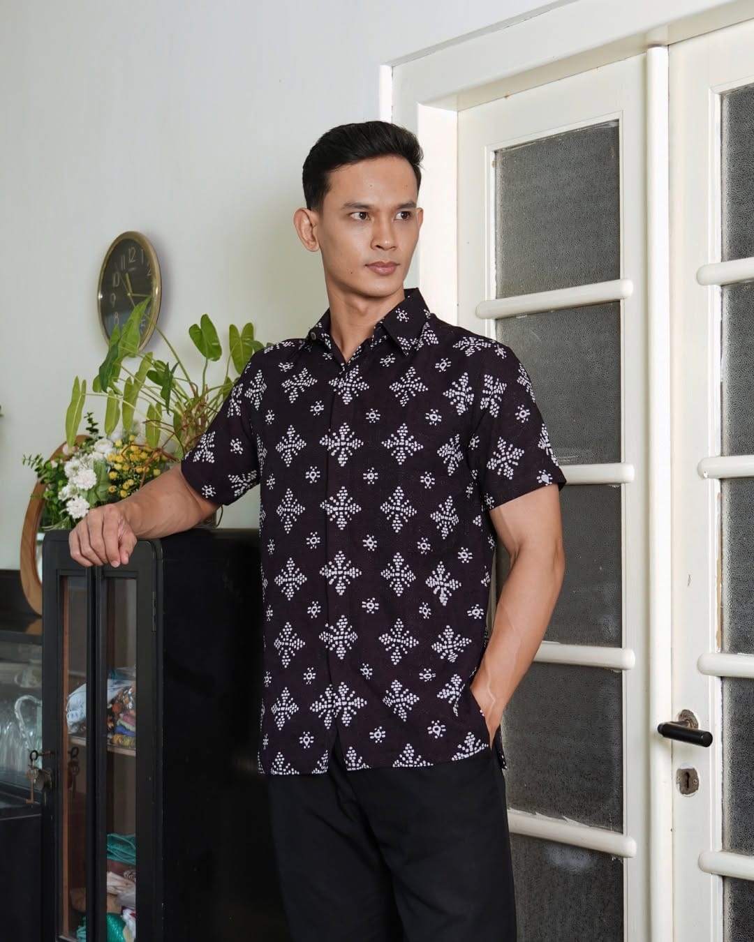 Post 4 by Rianty Batik on Instagram (carousel)