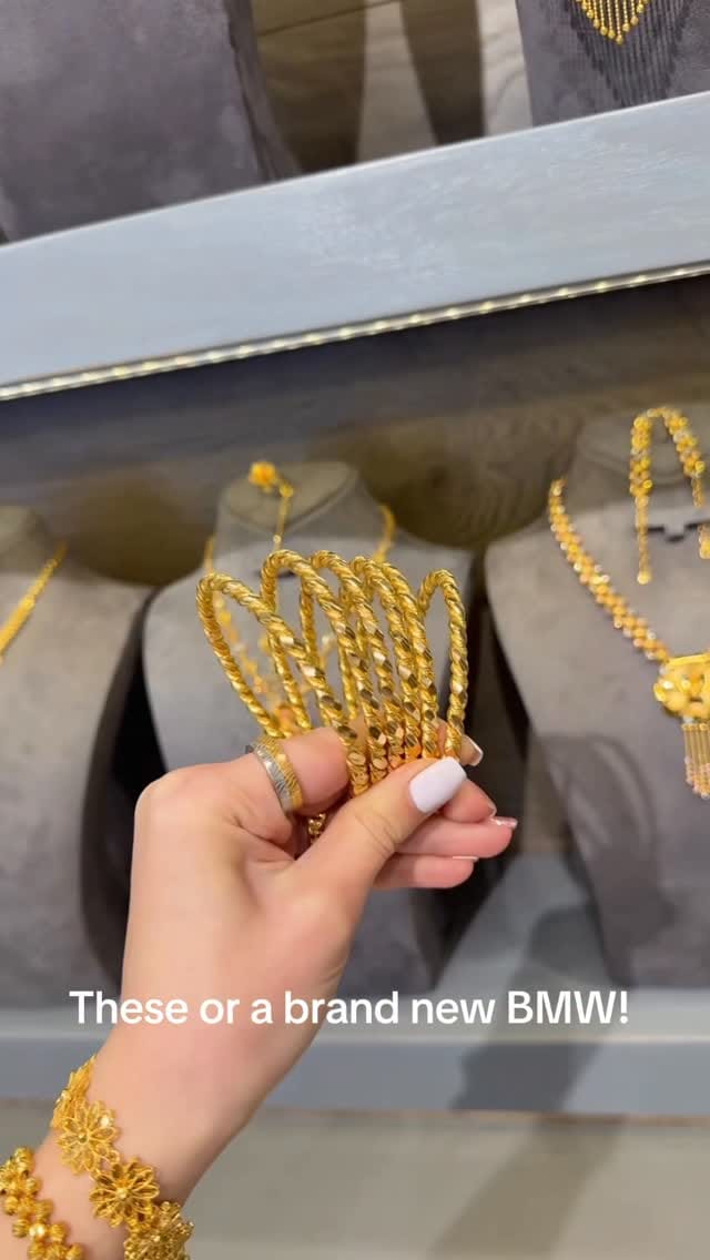 Post 10 by 𝐌𝐢𝐝𝐝𝐥𝐞 𝐄𝐚𝐬𝐭 𝐉𝐞𝐰𝐞𝐥𝐫𝐲 on Instagram (video)