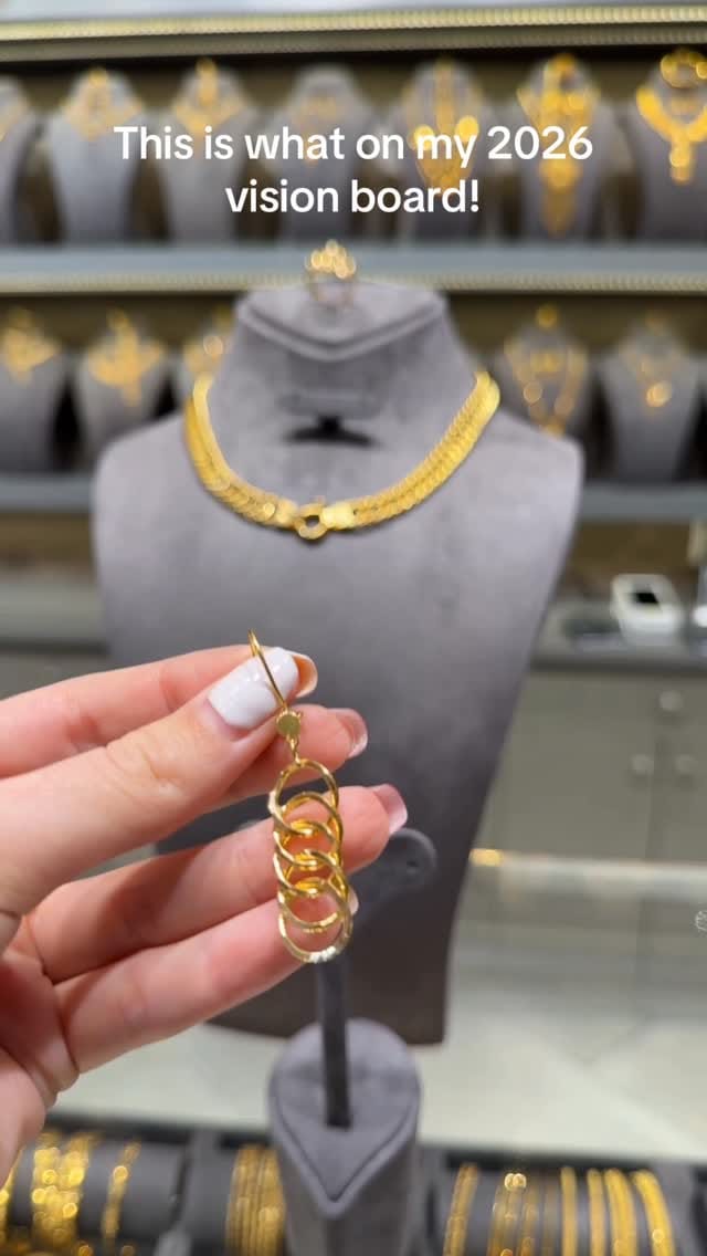 Post 4 by 𝐌𝐢𝐝𝐝𝐥𝐞 𝐄𝐚𝐬𝐭 𝐉𝐞𝐰𝐞𝐥𝐫𝐲 on Instagram (video)