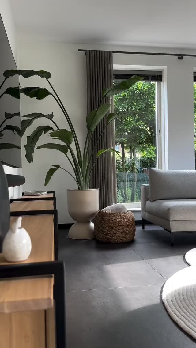 Post 3 by DECOR AND MORE on Instagram (video)