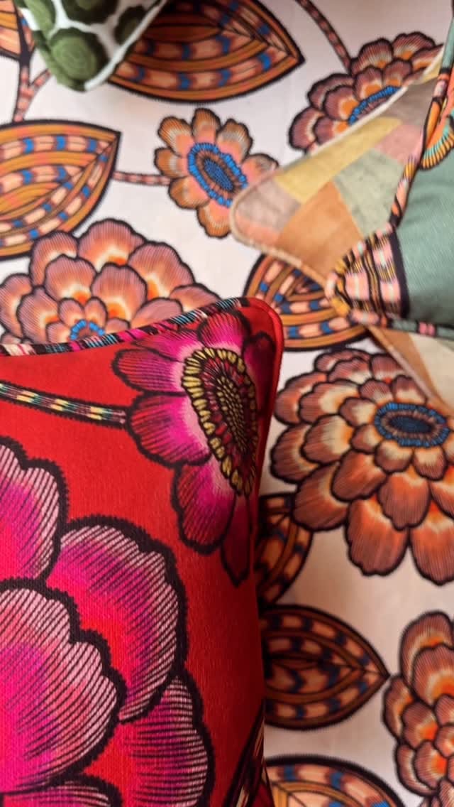 Post 1 by Maison Thevenon on Instagram (video)