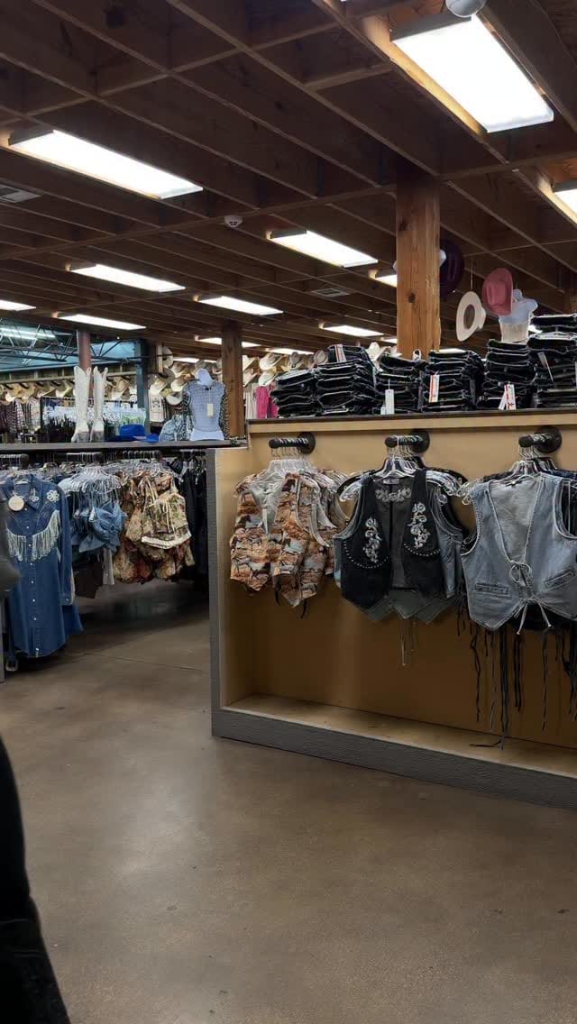 Post 3 by Rancho Semental Western Wear on Instagram (video)