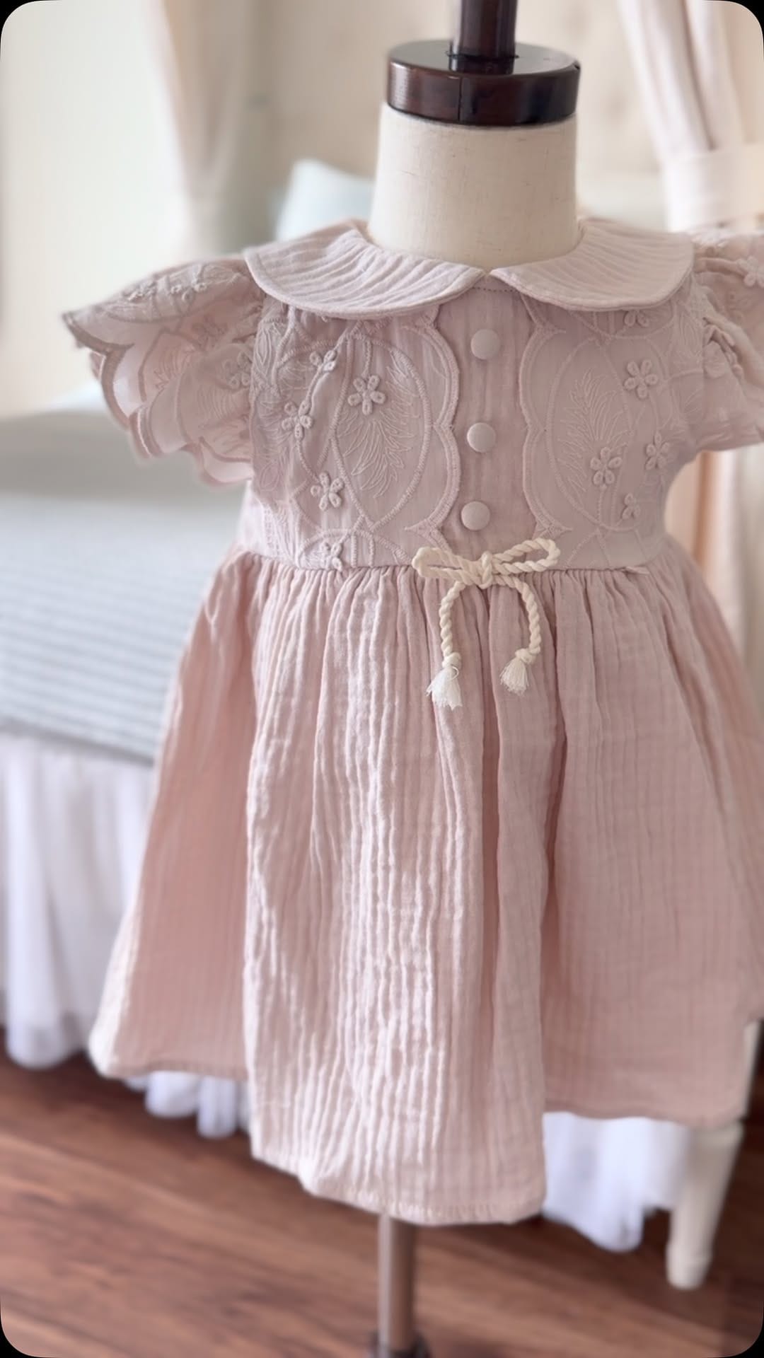 Post 10 by Valevi baby boutique on Instagram (video)