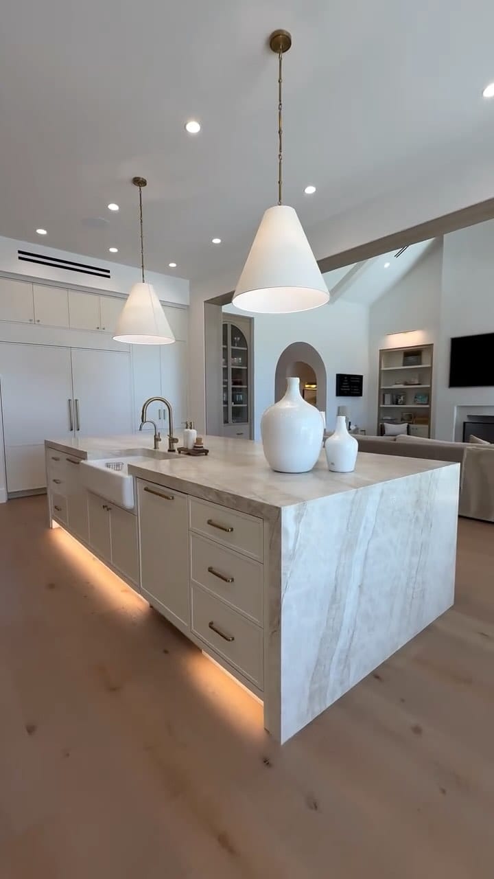 Post 6 by SUMMIT STONE on Instagram (video)